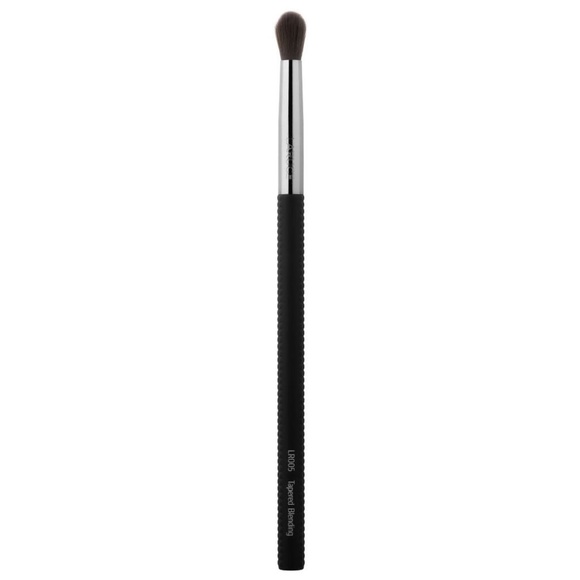 LARUCE TAPERED BLENDING MAKEUP BRUSH - NEW - Picture 1 of 3